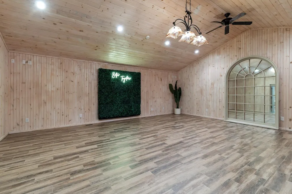 1020 Thomas Road Benton, TN 37307