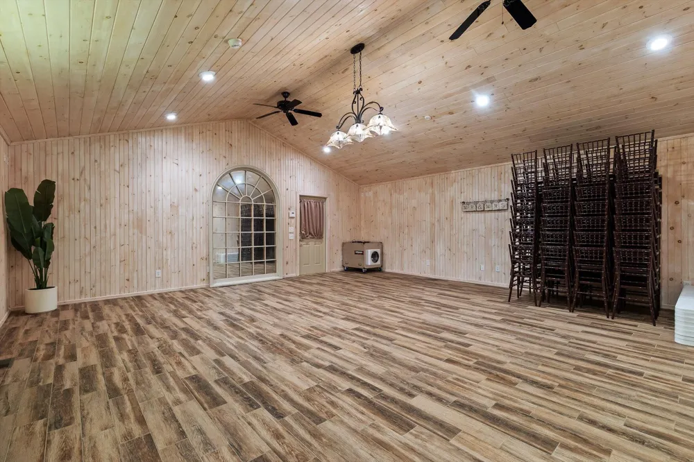1020 Thomas Road Benton, TN 37307