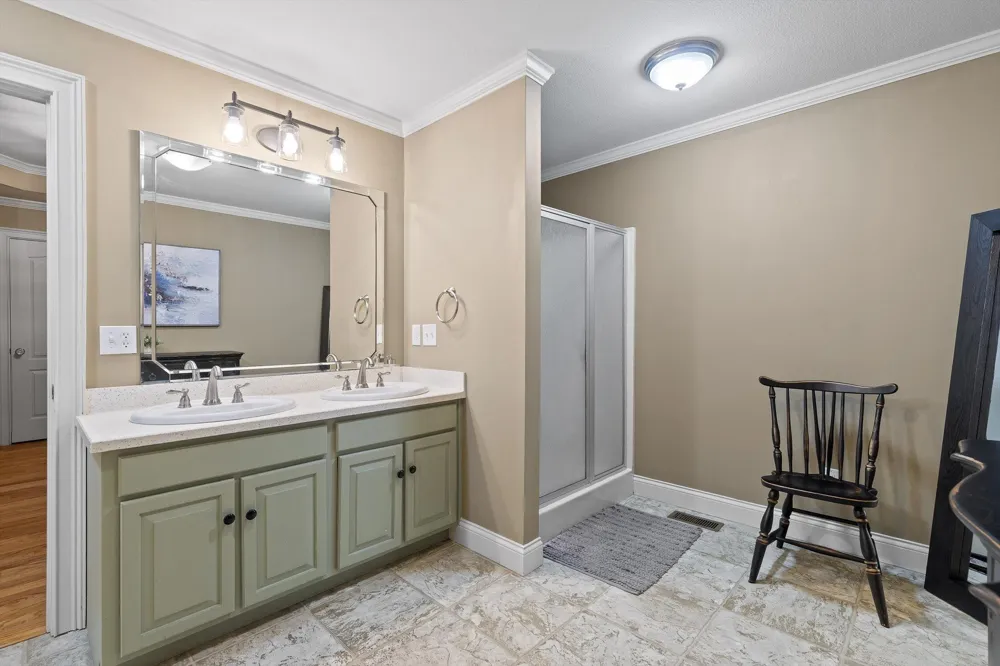 1020 Thomas Road Benton, TN 37307