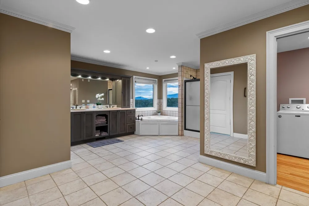 1020 Thomas Road Benton, TN 37307