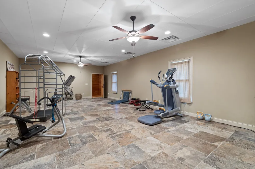 1020 Thomas Road Benton, TN 37307
