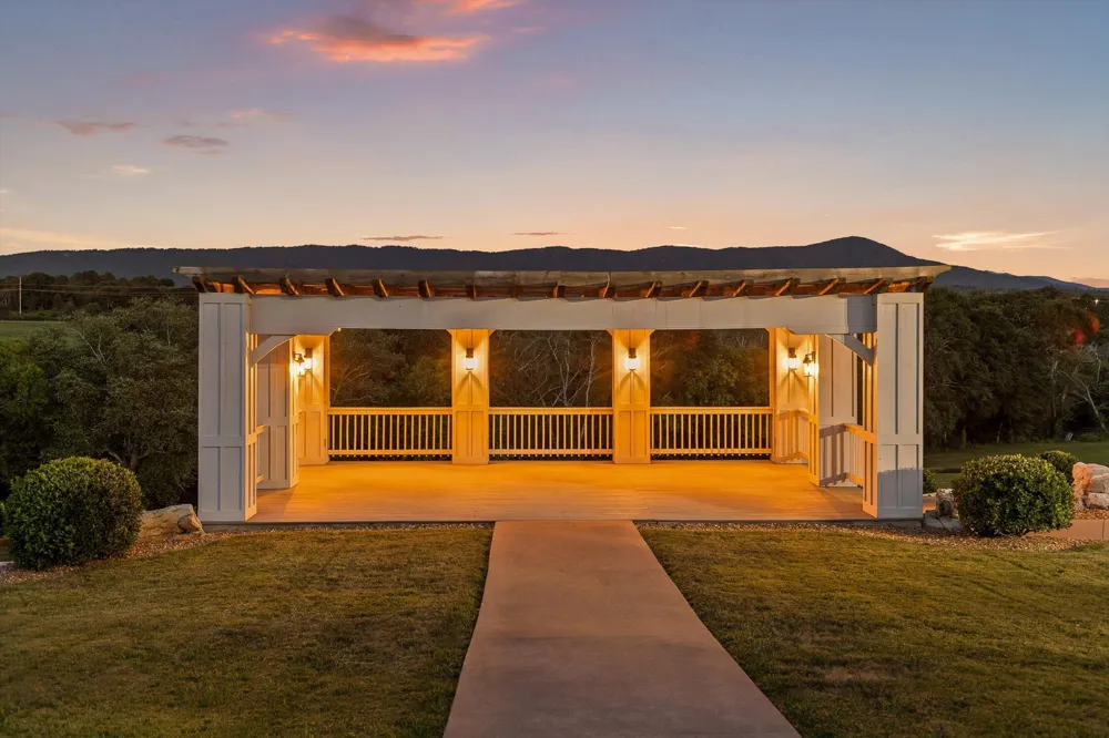 1020 Thomas Road Benton, TN 37307
