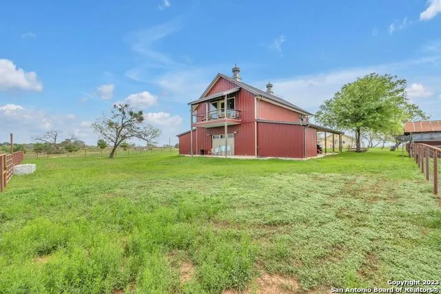 16547 E GABLE RD St Hedwig, TX 78152