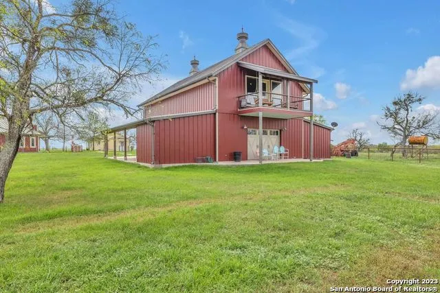 16547 E GABLE RD St Hedwig, TX 78152