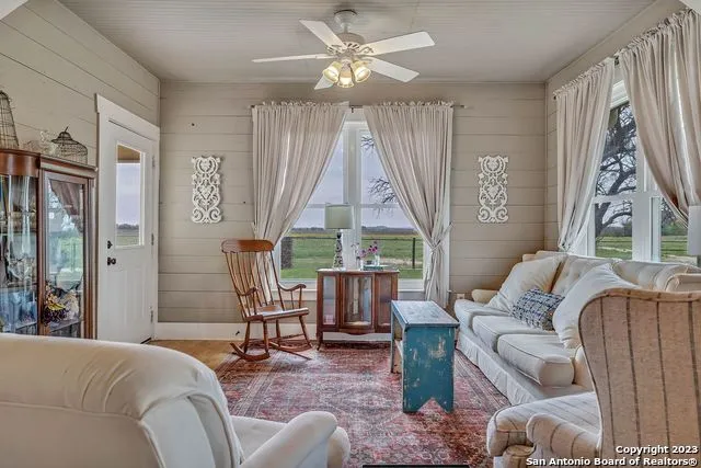 16547 E GABLE RD St Hedwig, TX 78152