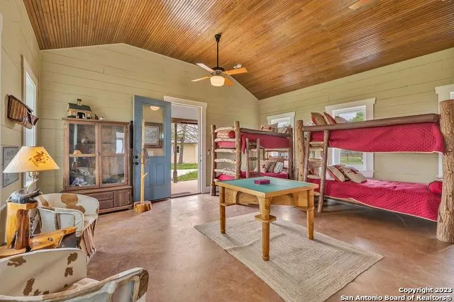16547 E GABLE RD St Hedwig, TX 78152