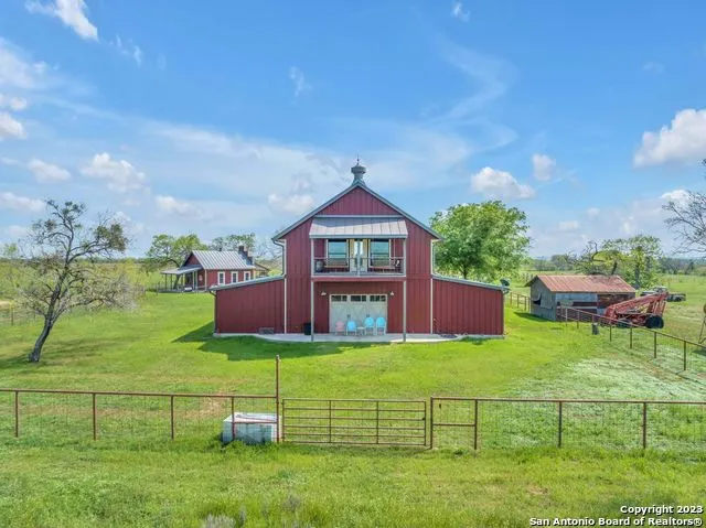 16547 E GABLE RD St Hedwig, TX 78152