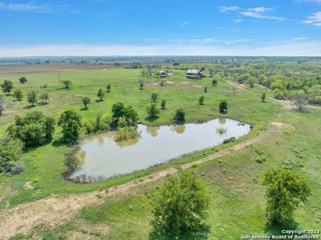 16547 E GABLE RD St Hedwig, TX 78152