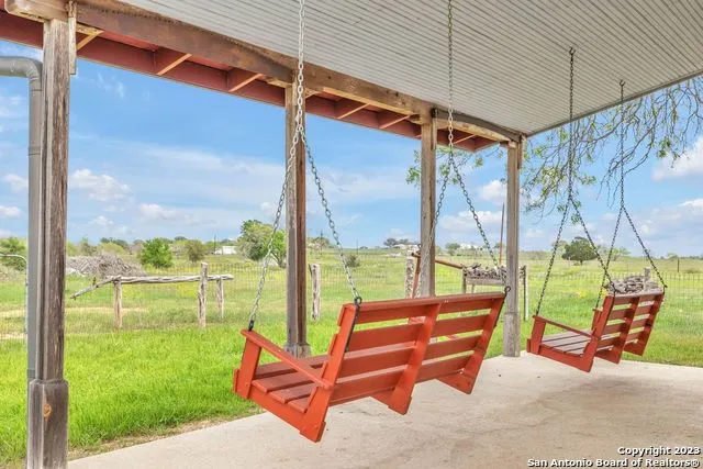 16547 E GABLE RD St Hedwig, TX 78152