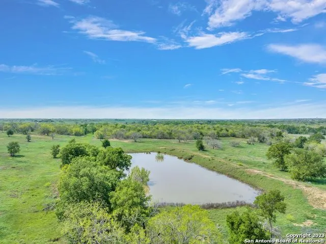 16547 E GABLE RD St Hedwig, TX 78152