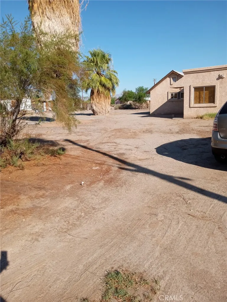 208 Race Street Needles, CA 92363