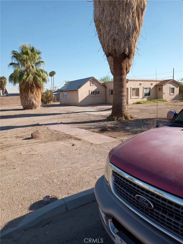 208 Race Street Needles, CA 92363