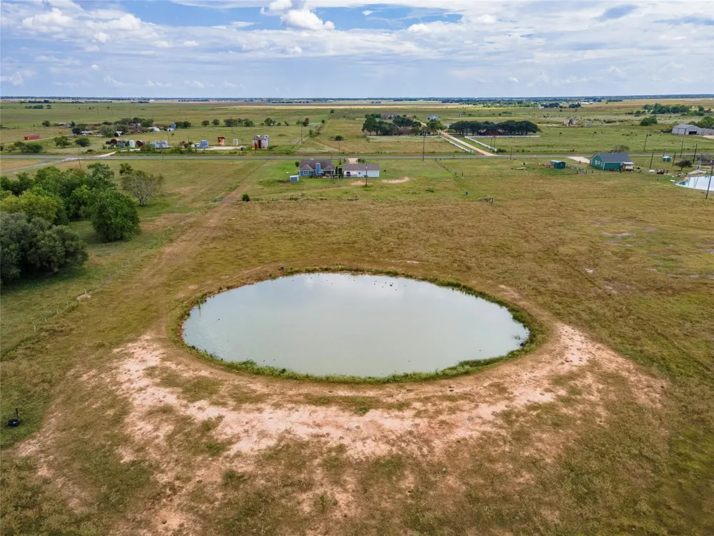 4288 Fm 2546 Road El Campo, TX 77437