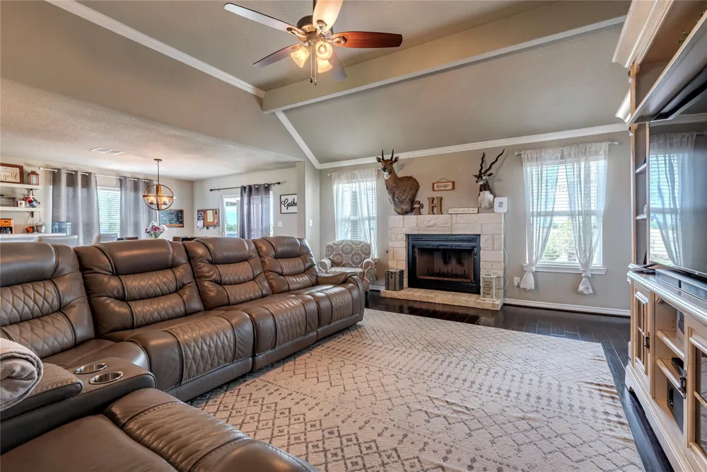 4288 Fm 2546 Road El Campo, TX 77437