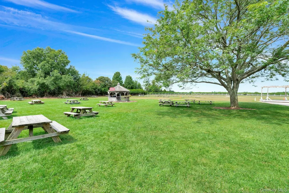 44075 Route 25 Peconic, NY 11971