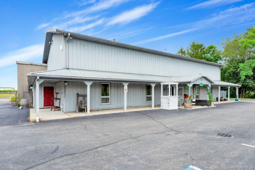 44075 Route 25 Peconic, NY 11971
