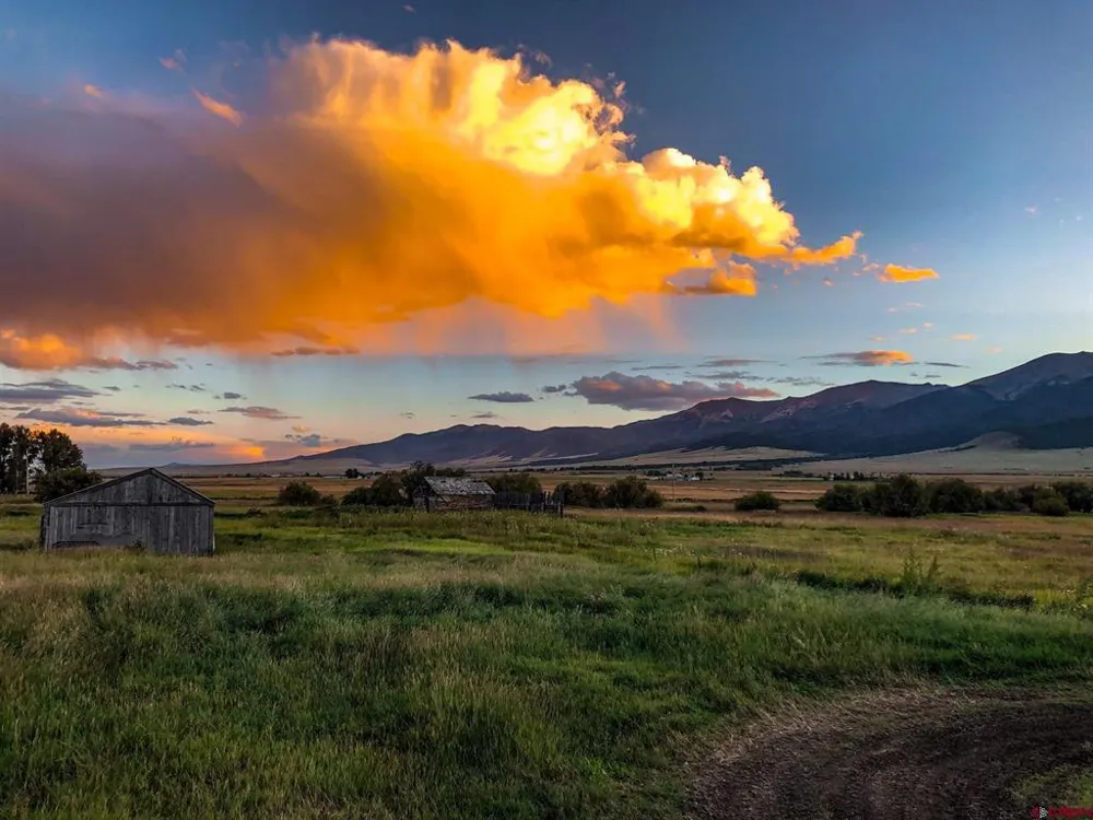 1429 County Road 130 Westcliffe, CO 81252