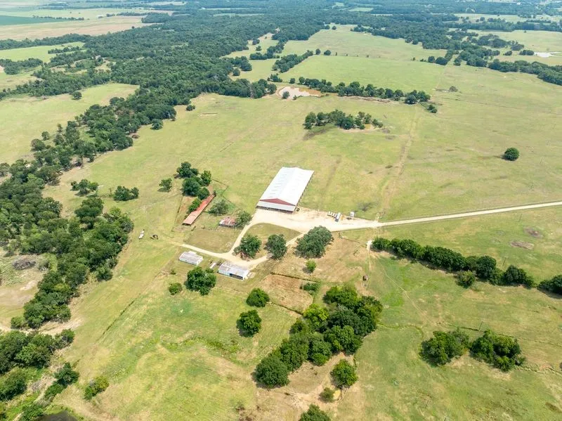82 W Brookston, TX 75421