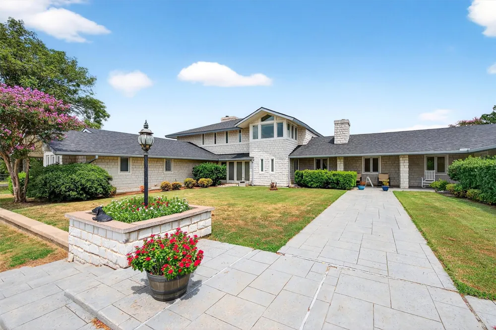 2887 Liberty Road Gordonville, TX 76245