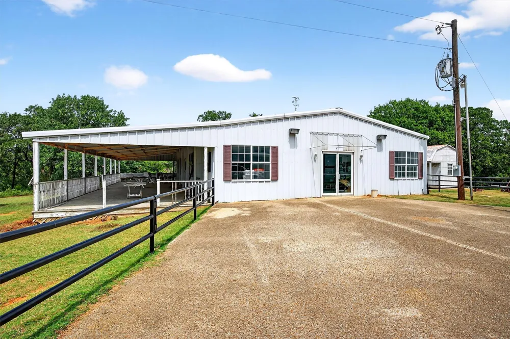 2887 Liberty Road Gordonville, TX 76245