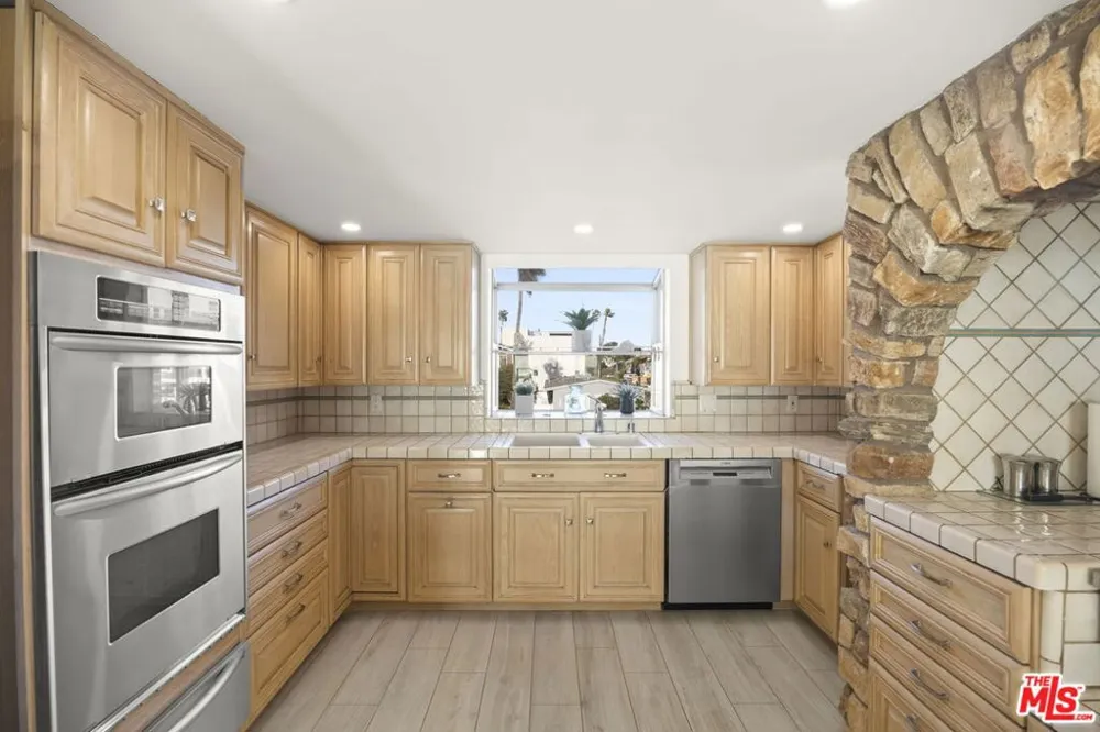 1005 Ocean Drive Oxnard, CA 93035