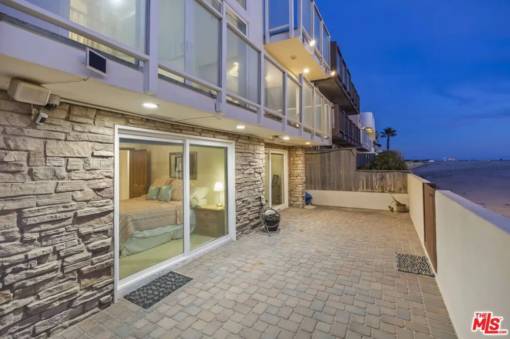 1005 Ocean Drive Oxnard, CA 93035