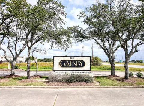 7600 Emmett F Lowry Expressway #314