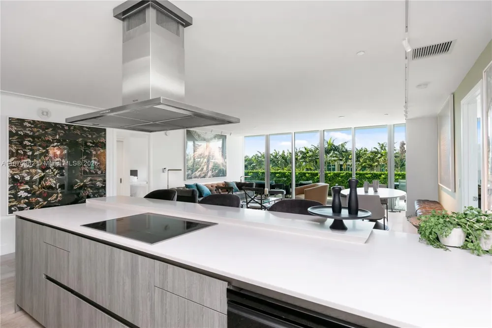 360 Ocean Dr #305S Key Biscayne, FL 33149