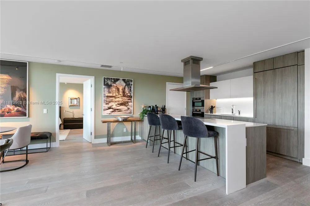 360 Ocean Dr #305S Key Biscayne, FL 33149