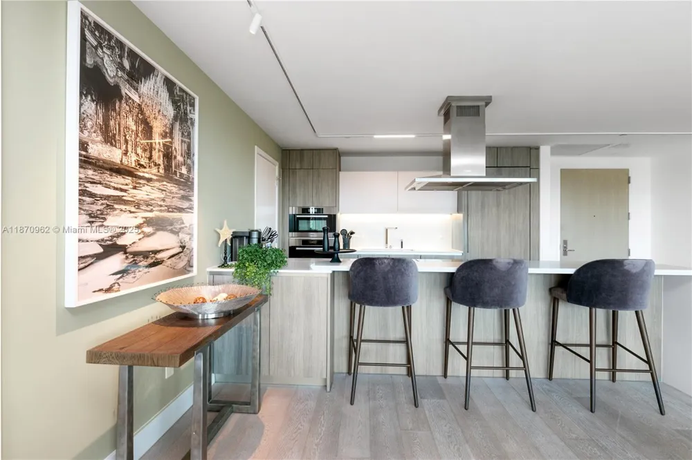 360 Ocean Dr #305S Key Biscayne, FL 33149