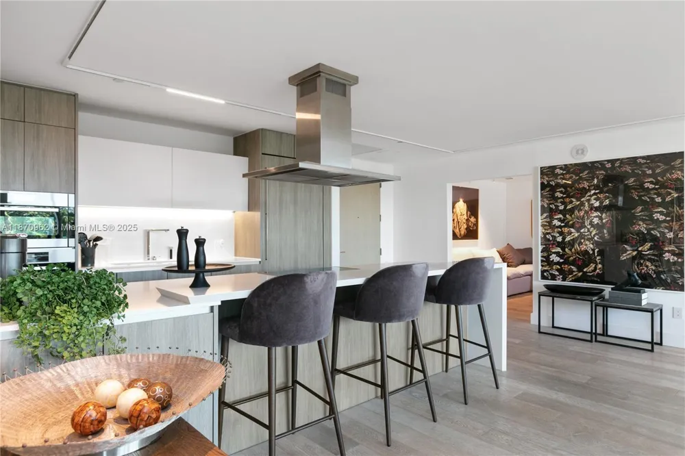 360 Ocean Dr #305S Key Biscayne, FL 33149