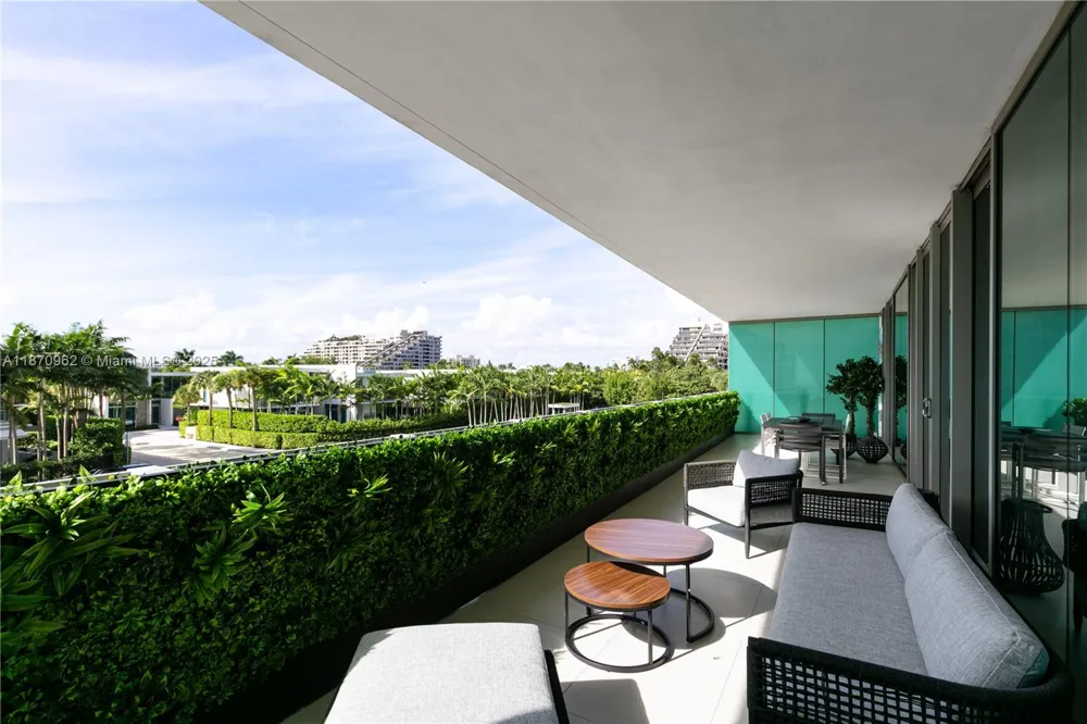 360 Ocean Dr #305S Key Biscayne, FL 33149