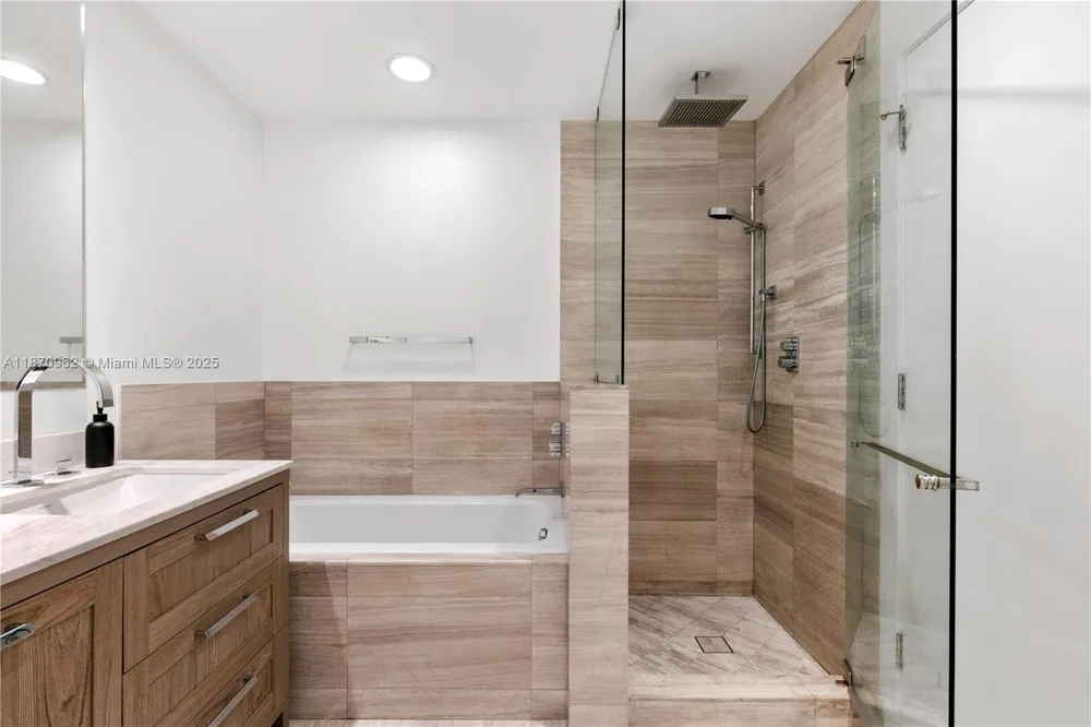 360 Ocean Dr #305S Key Biscayne, FL 33149