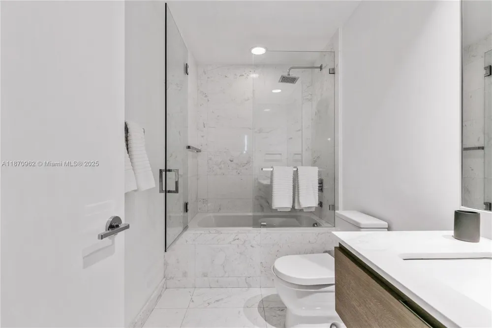 360 Ocean Dr #305S Key Biscayne, FL 33149