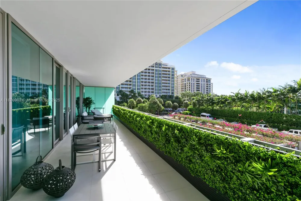 360 Ocean Dr #305S Key Biscayne, FL 33149