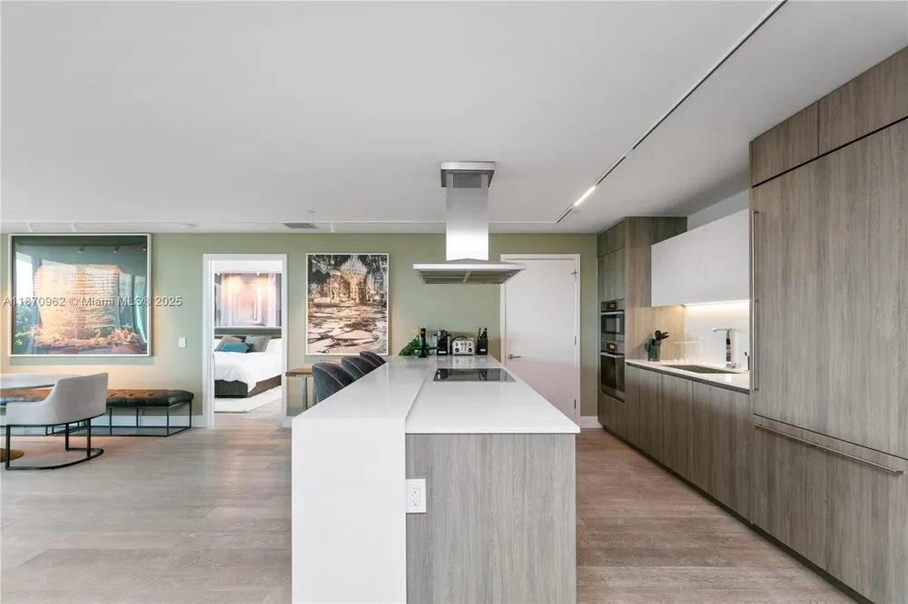 360 Ocean Dr #305S Key Biscayne, FL 33149