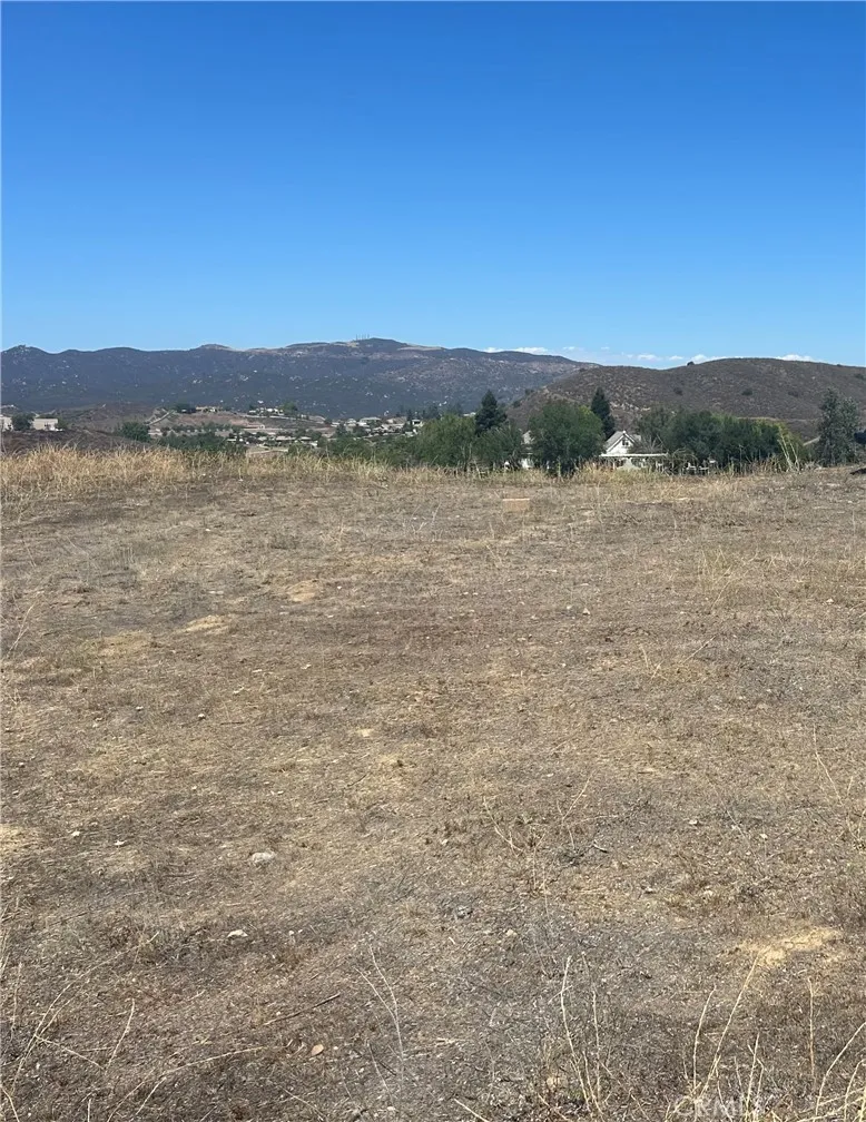 Vista Flora Rd. Murrieta, CA 92562