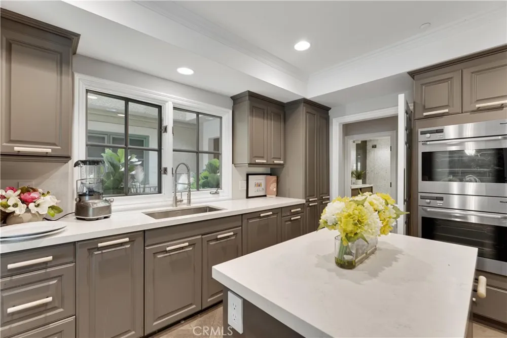 277 S Spalding Drive #201 Beverly Hills, CA 90212