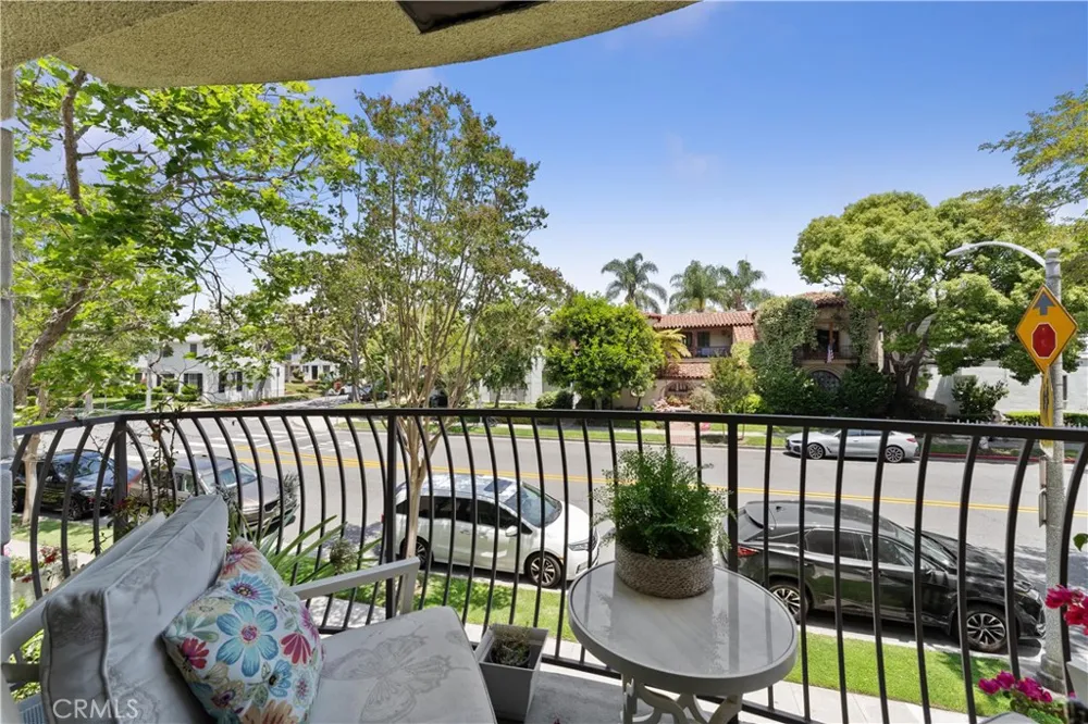 277 S Spalding Drive #201 Beverly Hills, CA 90212