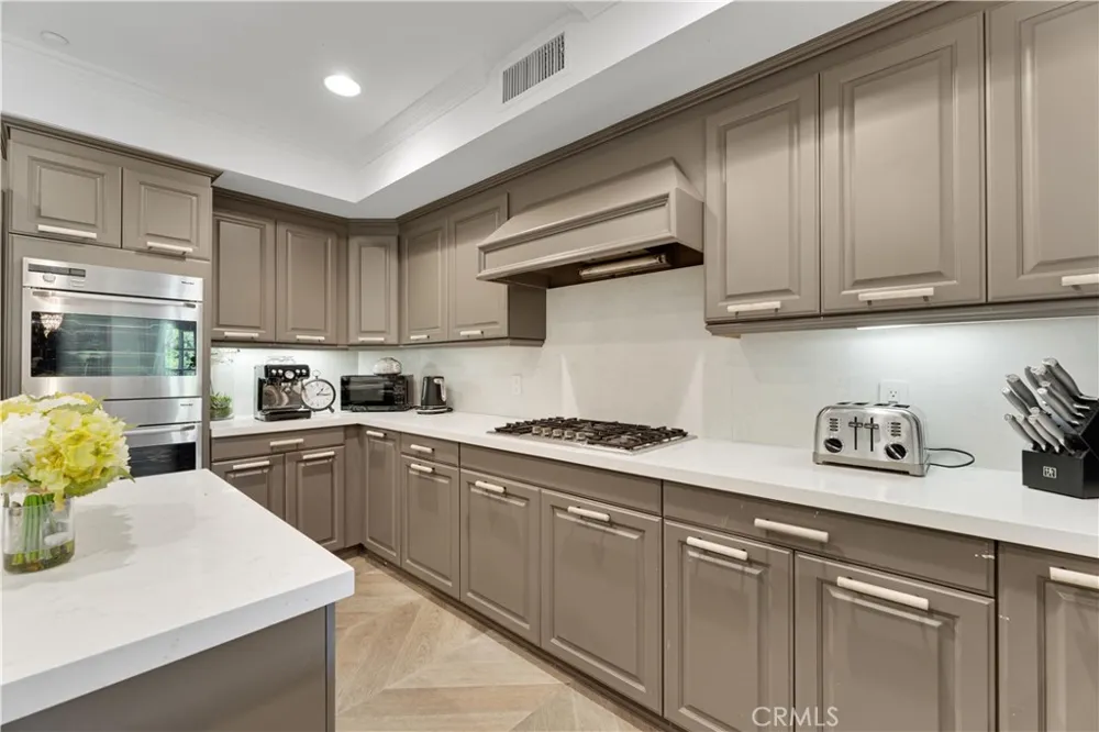 277 S Spalding Drive #201 Beverly Hills, CA 90212