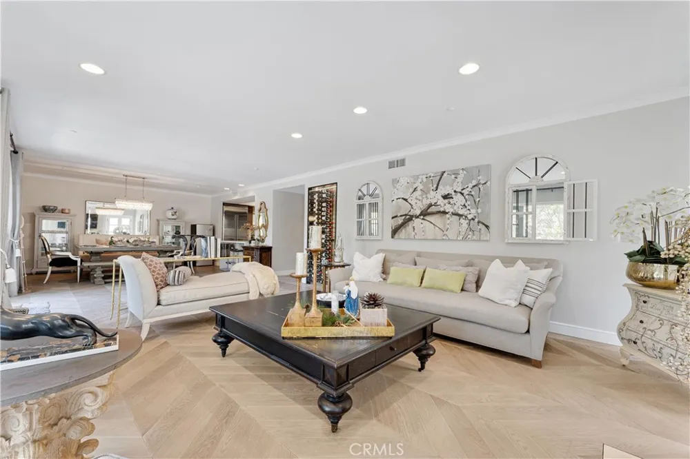 277 S Spalding Drive #201 Beverly Hills, CA 90212