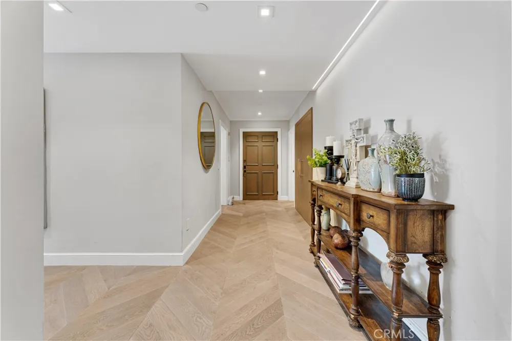 277 S Spalding Drive #201 Beverly Hills, CA 90212
