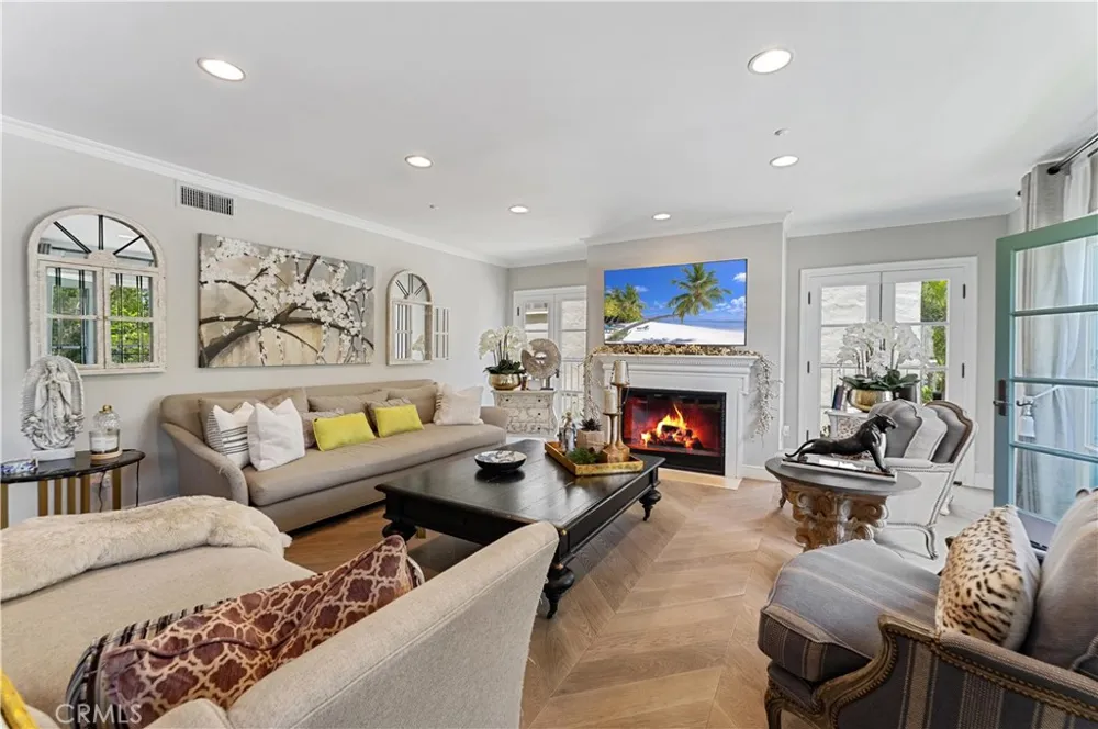 277 S Spalding Drive #201 Beverly Hills, CA 90212
