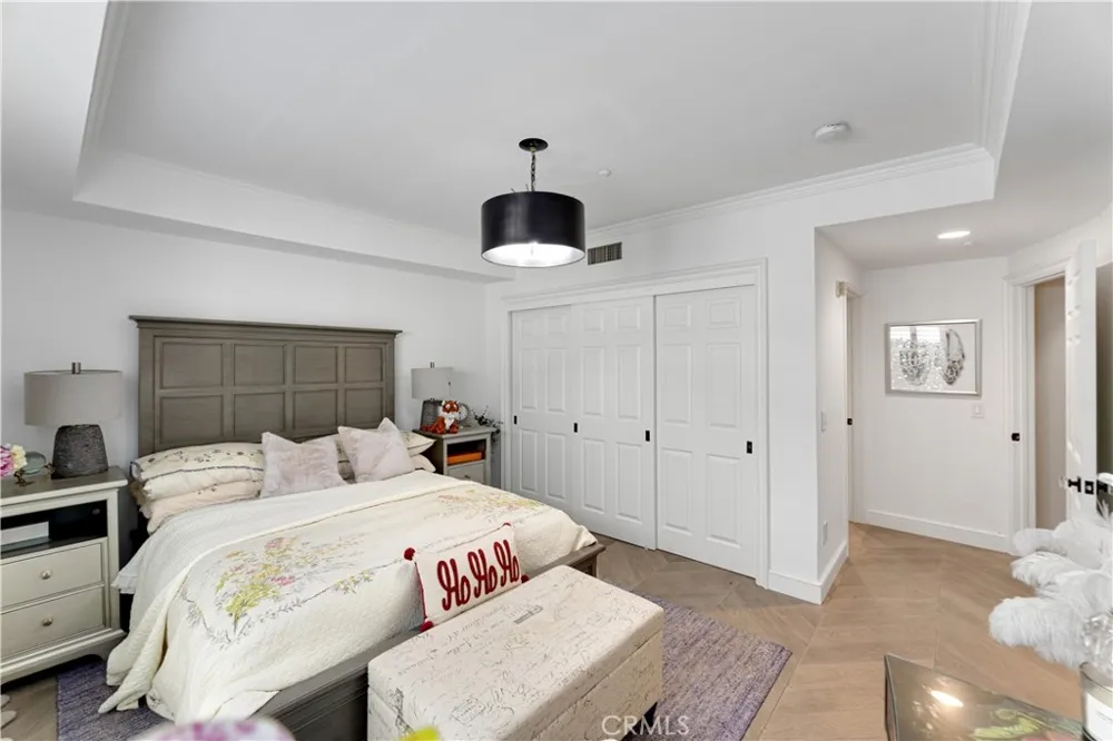 277 S Spalding Drive #201 Beverly Hills, CA 90212