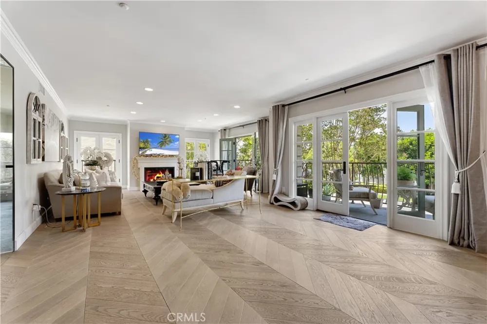 277 S Spalding Drive #201 Beverly Hills, CA 90212