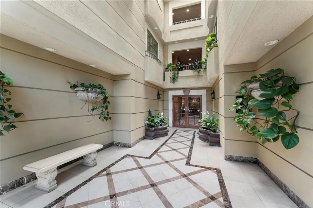 277 S Spalding Drive #201 Beverly Hills, CA 90212