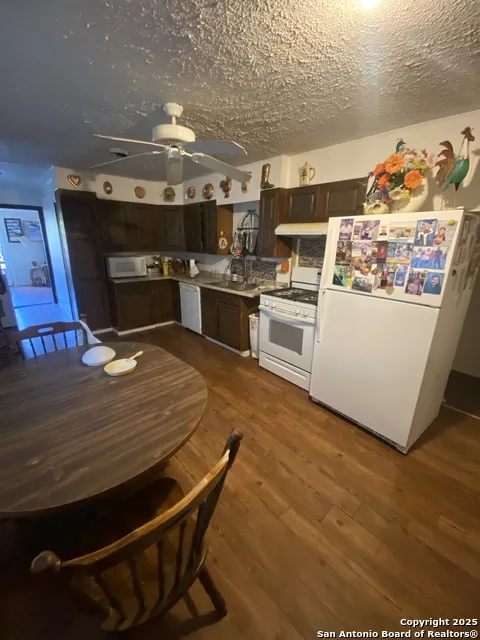 516 W Dunlap Sabinal, TX 78881