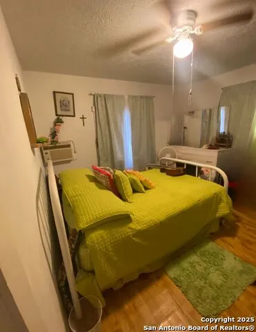 516 W Dunlap Sabinal, TX 78881
