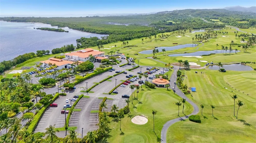 400 COCO BEACH BOULEVARD #G-301 Rio Grande, PR 00745