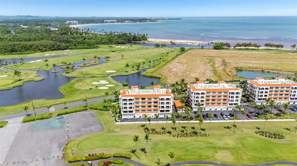 400 COCO BEACH BOULEVARD #G-301 Rio Grande, PR 00745